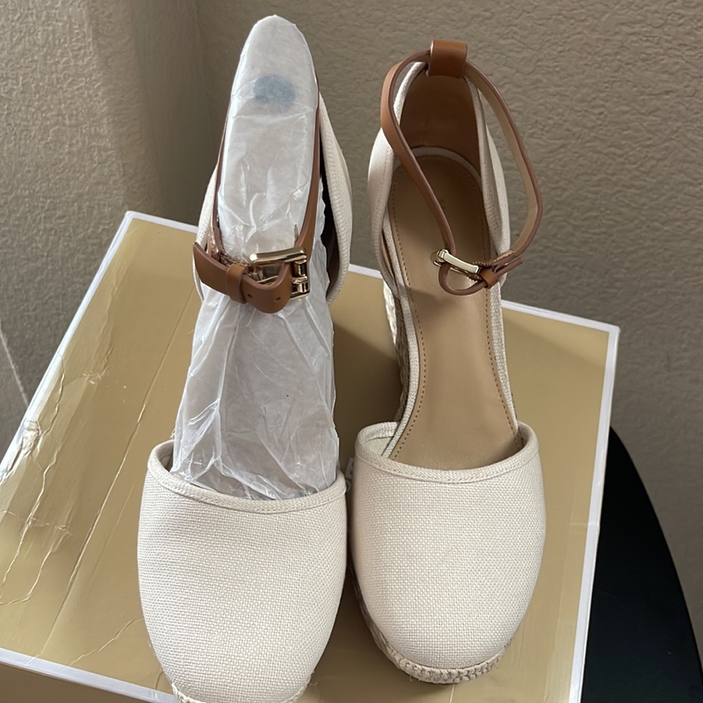 Michael Kors Cream Wedges - Picture 2 of 8